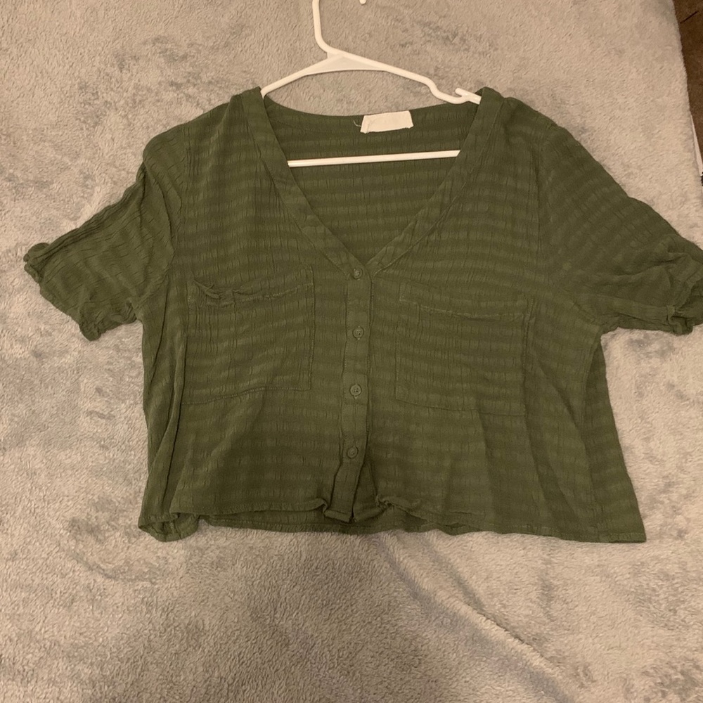 Cropped army grey shirt